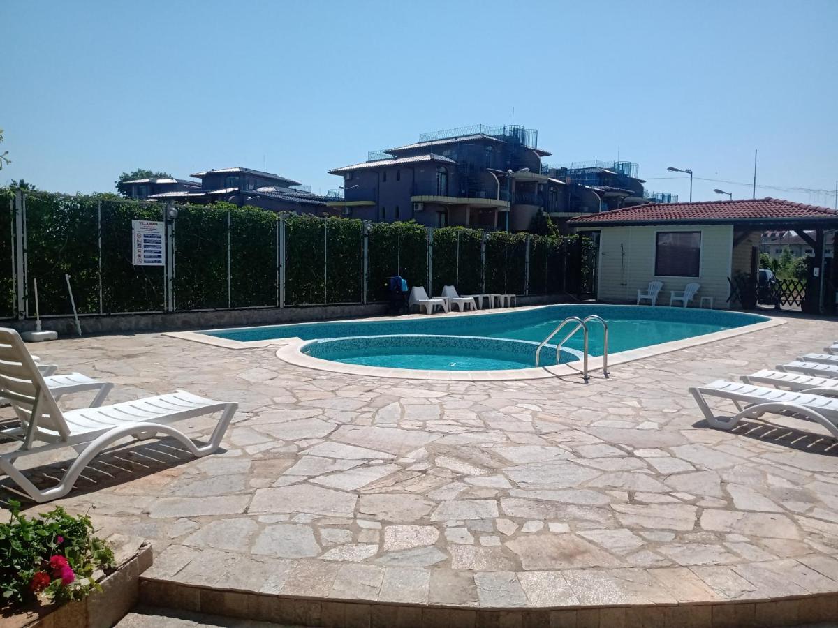 Апартамент На Къмпинг Градина Černomorec Exterior foto